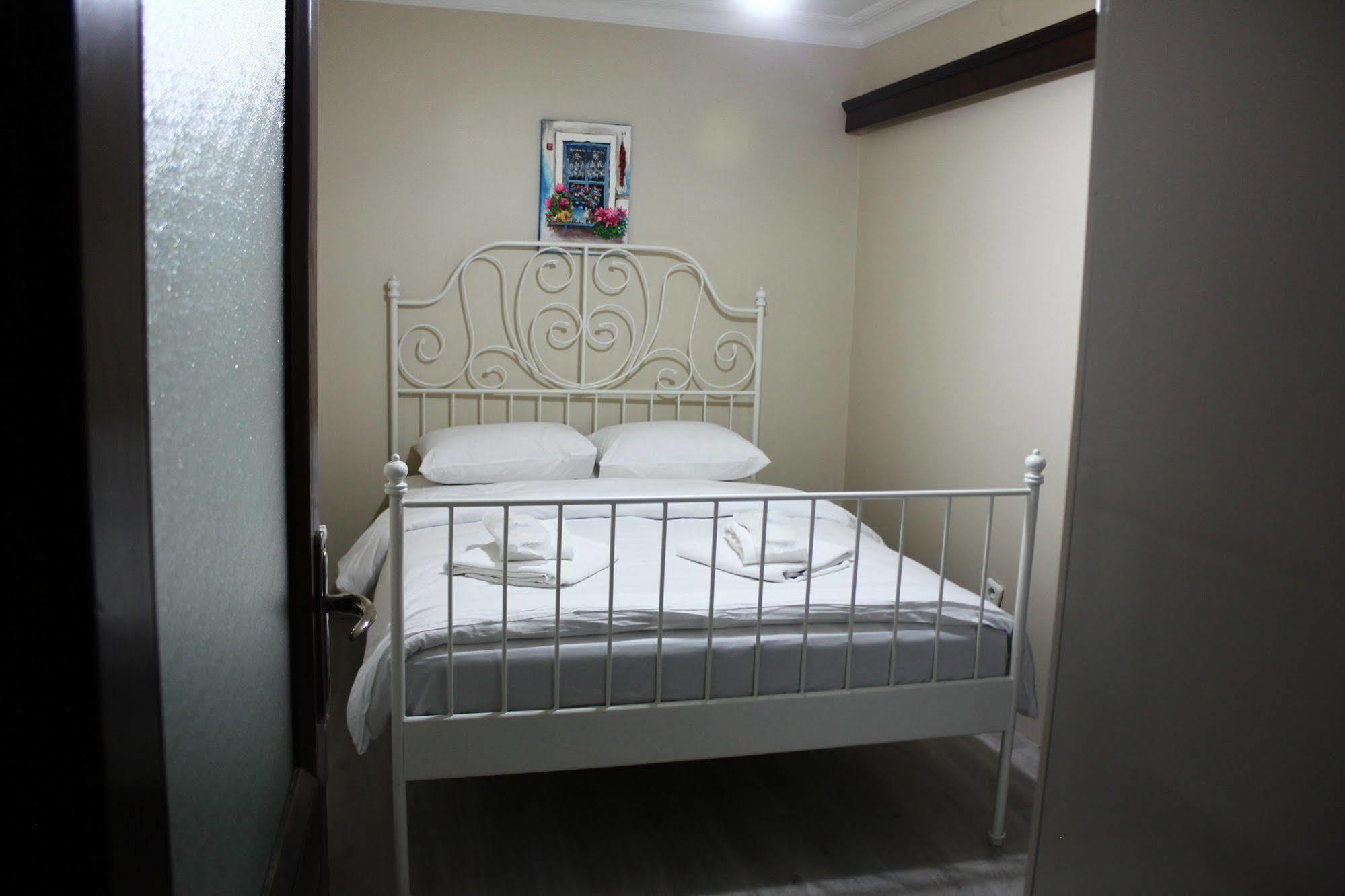 Bueyuekada Apart Hotel - Yeni Apart อดาลาร์ ภายนอก รูปภาพ